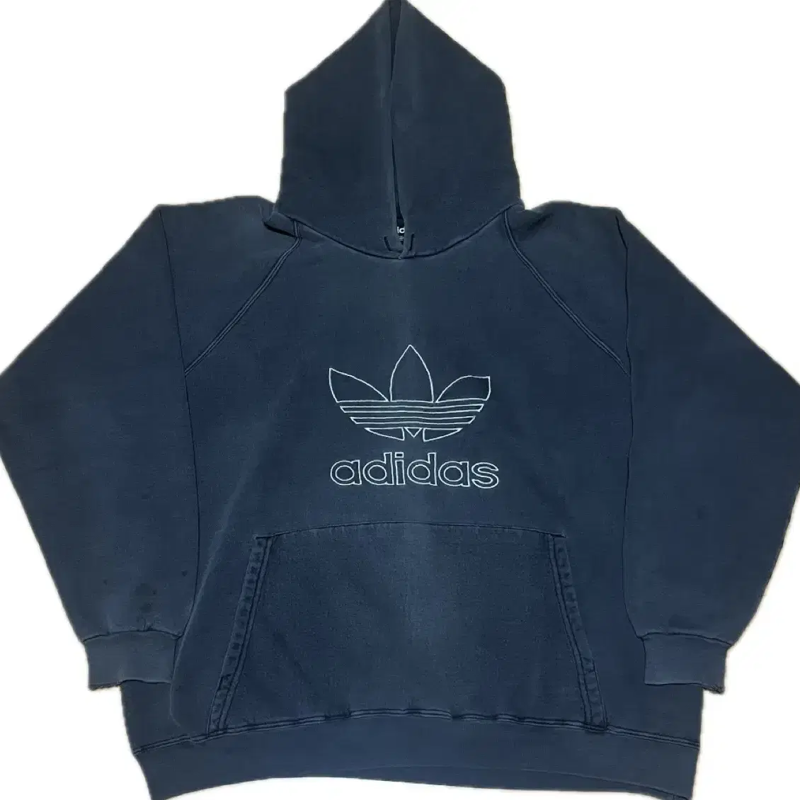 ADIDAS | 아디다스 Vintage 90s Adidas Trefoil Logo Faded ADIDAS | 아디다스 Vintage 90s Adidas Trefoil Logo Faded