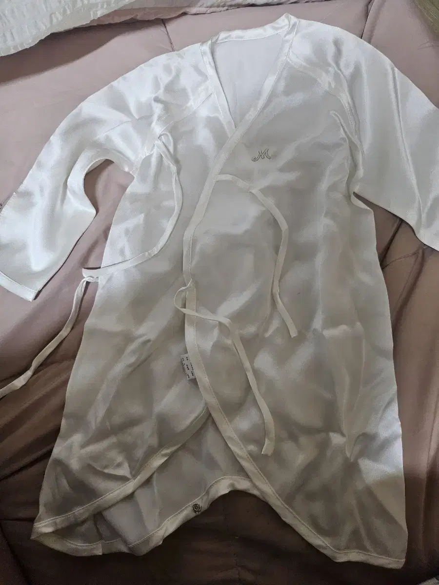 Minkmui Silk Newborn Top