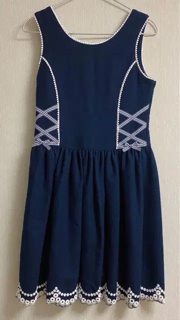 셜리 템플 울 자수 원피스