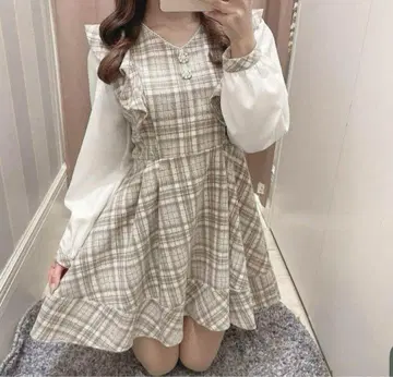 evelyn 펄 라인 체크 원피스 베이지