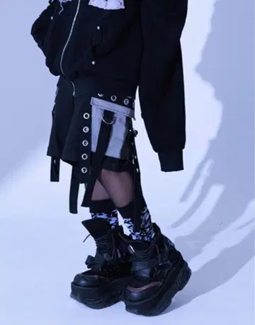 Gamchu 감추 뒷면 귀면 투샷 하프 팬츠