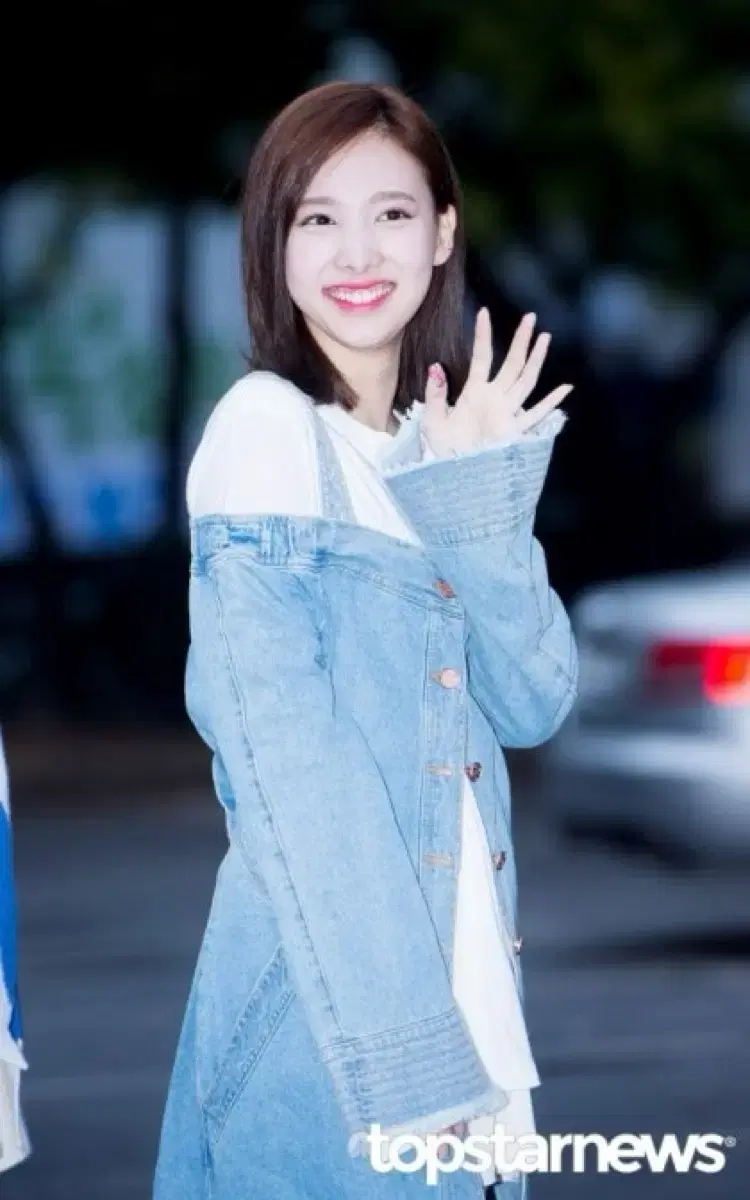 Lucky Chouette Off-Shoulder Twice Nayeon Denim Onepiece 36
