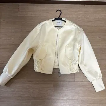 아이보리 봄버 자켓