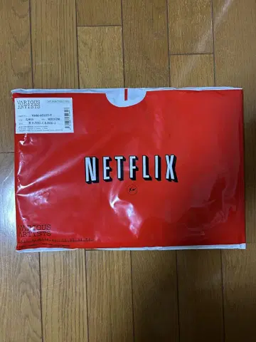VA x NETFLIX x fragment 티셔츠