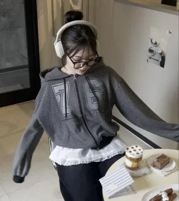 sona 넘버 스트라이프 후드 집업
