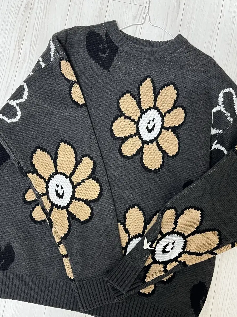 What It Isnt Florey Jacquard Knit Dark Gray