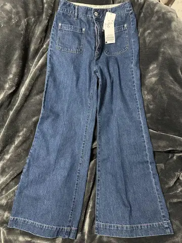 B.C STOCK 로우라이즈 소프트 플레어 패치 포켓 JEAN