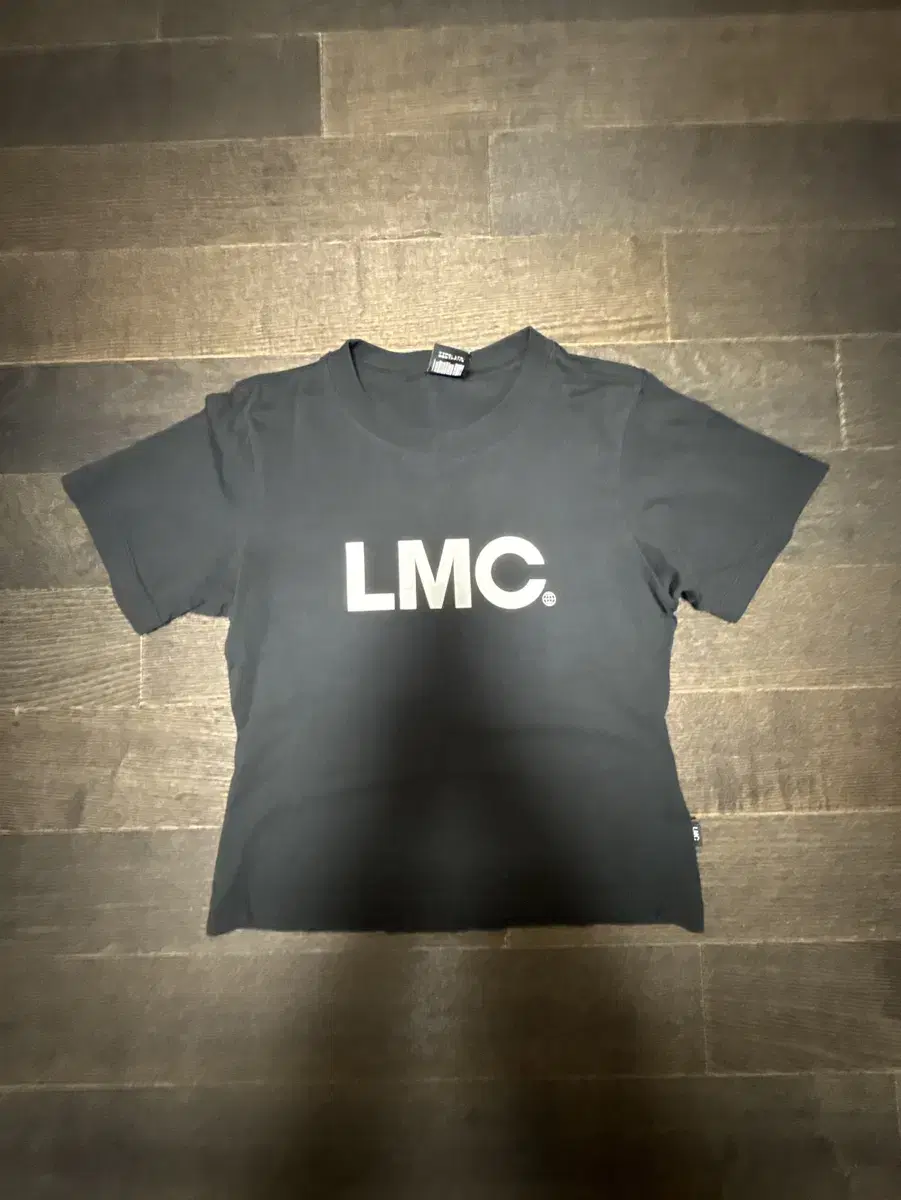 LMC 크롭 반팔티