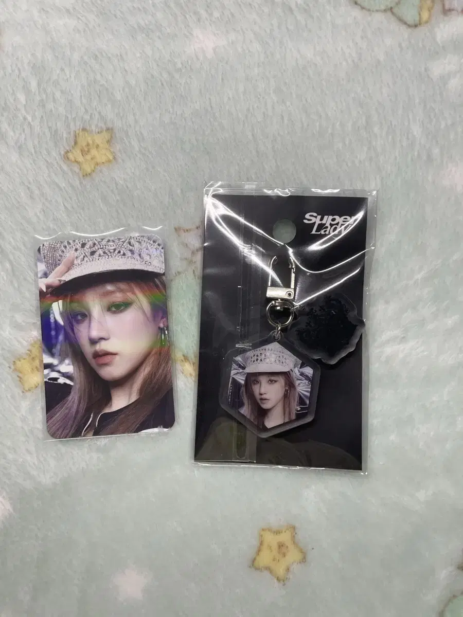 idle (g)idle yuqi Super Lay pop up store poca keyring