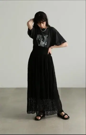 질스튜어트 메쉬 플라워 레이스 스커트