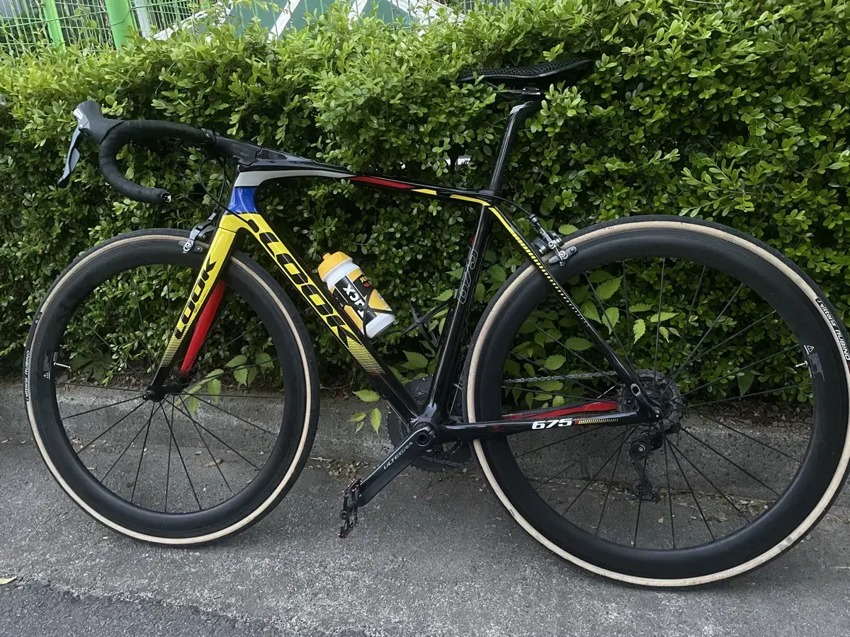 Look 675 Light Mondrian Road Bike