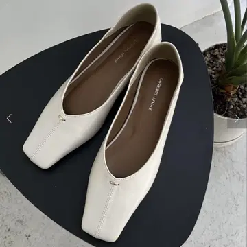 CAPRICIEUX LE'MAGE 스퀘어 스티치 플랫 슈즈