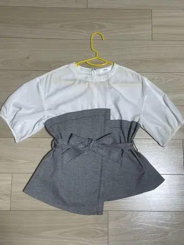 emmi atelier 미사용품 절개 셔츠