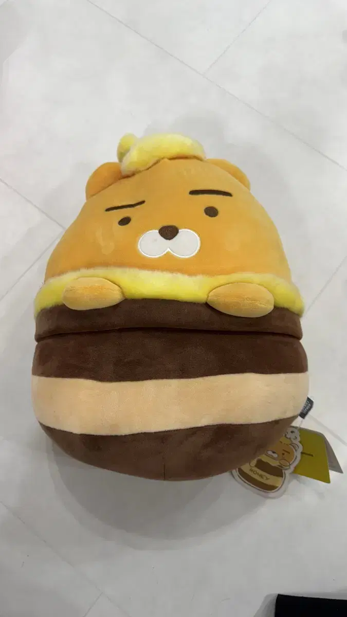 Ryan Cushion Honeybee