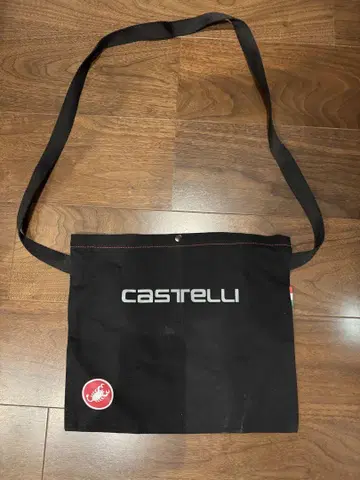 castelli 사코슈 카스텔리