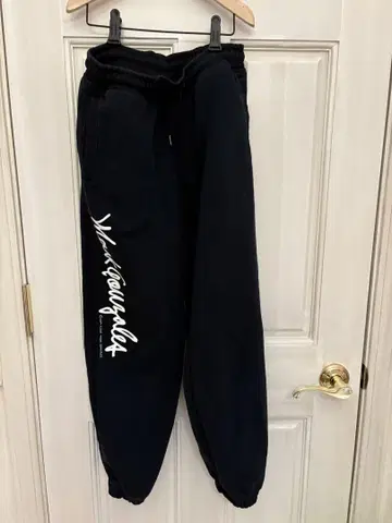 블랙 프린트 로고 조거 팬츠 markgonzales