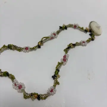 비즈 목걸이