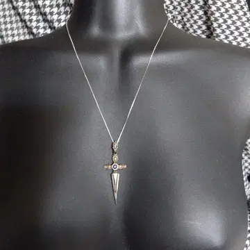 레어 운수 업 고딕풍 십자가 펜던트