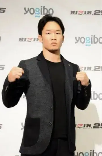 1PIU1UGUALE3 오모테산도 한정 자켓 아사쿠라 미쿠루 착용 모델