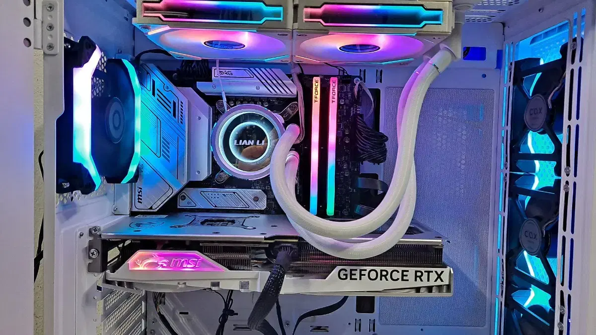 게이밍 RTX4070TI  i7-13700f 수냉컴퓨터