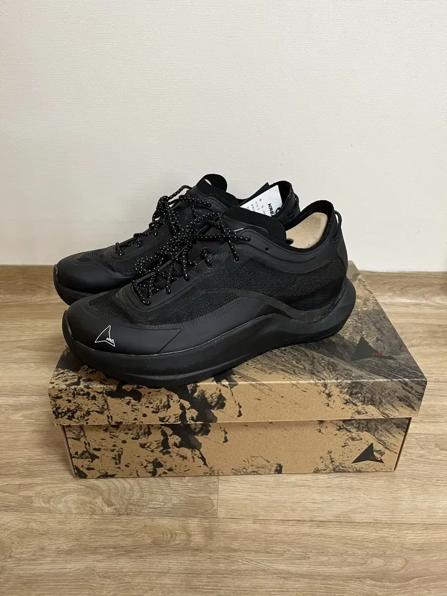 [New/42] 25SS Roa Hiking Cella Black