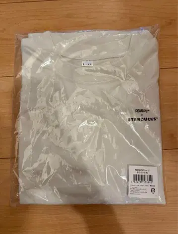 스벅 Peanuts 티셔츠 화이트 L XL 스누피 2025