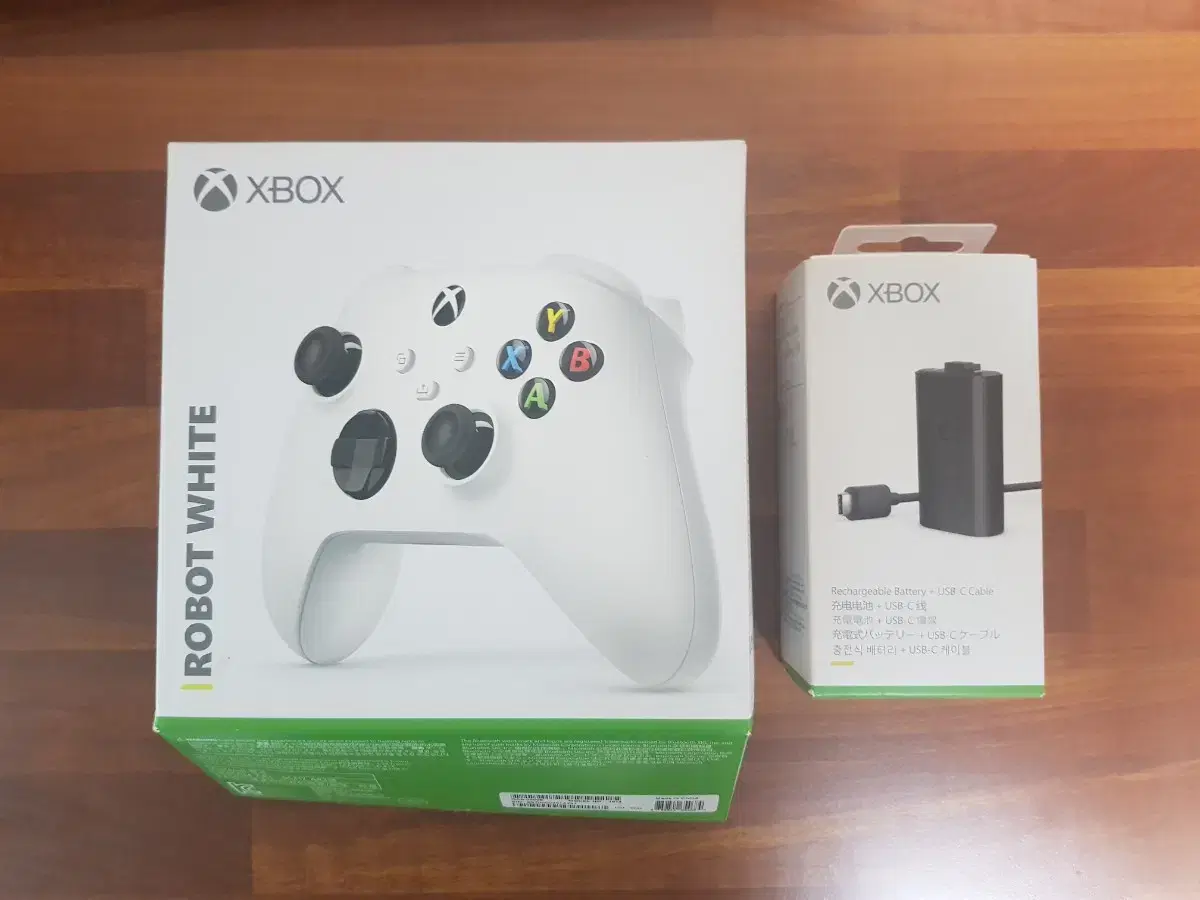 Xbox Wireless Controller + Rechargeable Battery Set