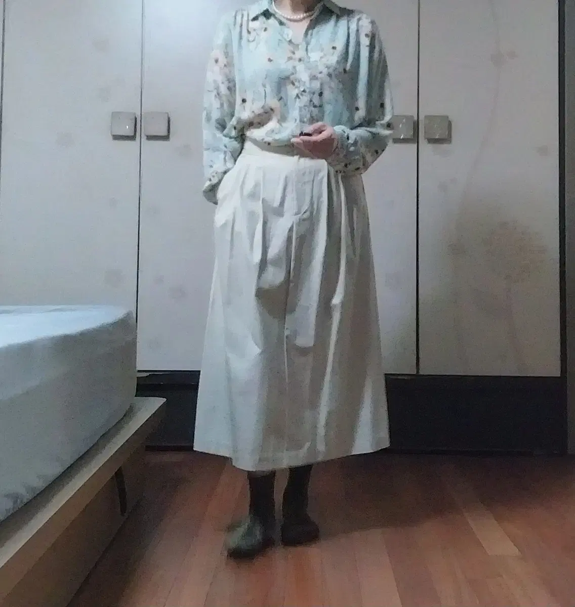 It's an H&M flower blouse.