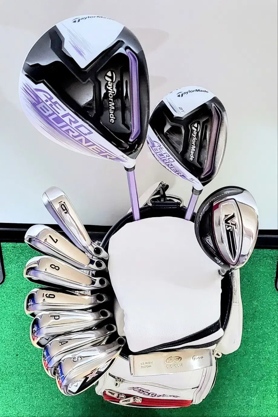 19. Condition A! Women's Taylormade + Nike Golf Club Full Set