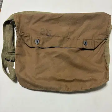 M38 브레드 백