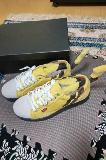 그램 피카츄 스니커즈 27cm
