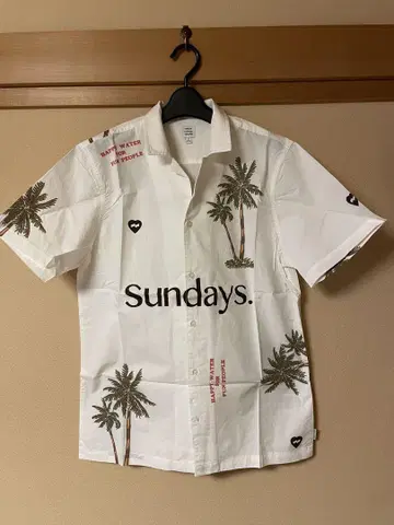 sundays. 야자수 프린트 반팔 셔츠
