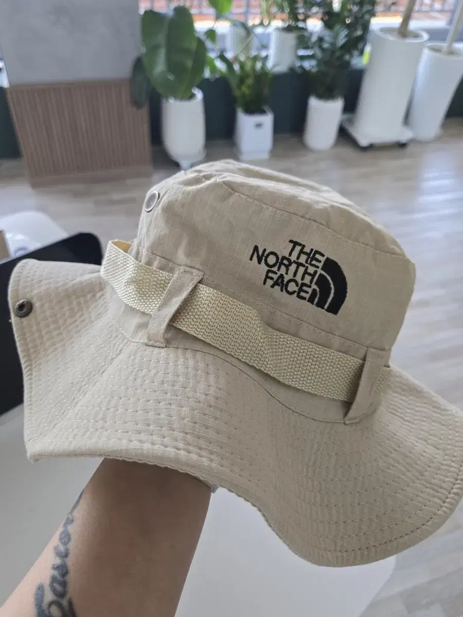 노스페이스  버킷햇 베이지 모자