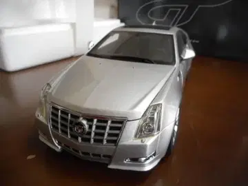 1/18 교쇼 캐딜락 CTS 쿠페 실버 3.6V6 2009