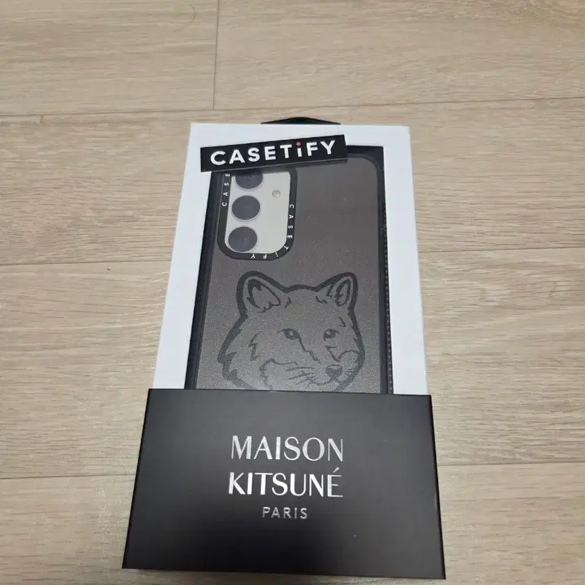 MAISON KITSUNE | 메종키츠네 Galaxy 25 + Casetify Maison Kitsune