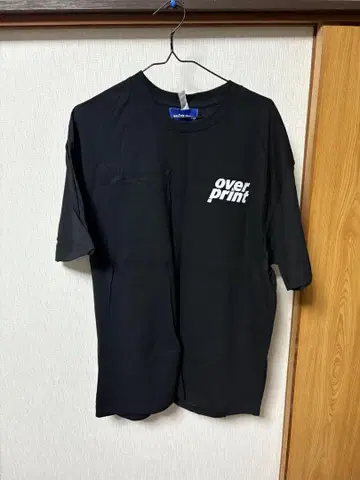 오버 프린트 티셔츠