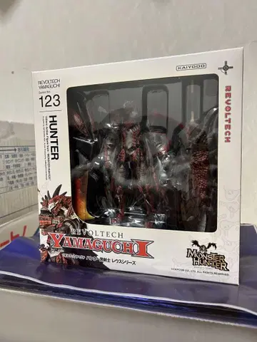 REVOLTECH YAMAGUCHI 몬스터 헌터 레우스 장비