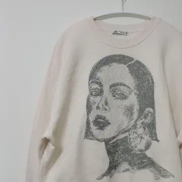 ZARA 자라 맨투맨 빅 프린트 오버 사이즈 아이보리