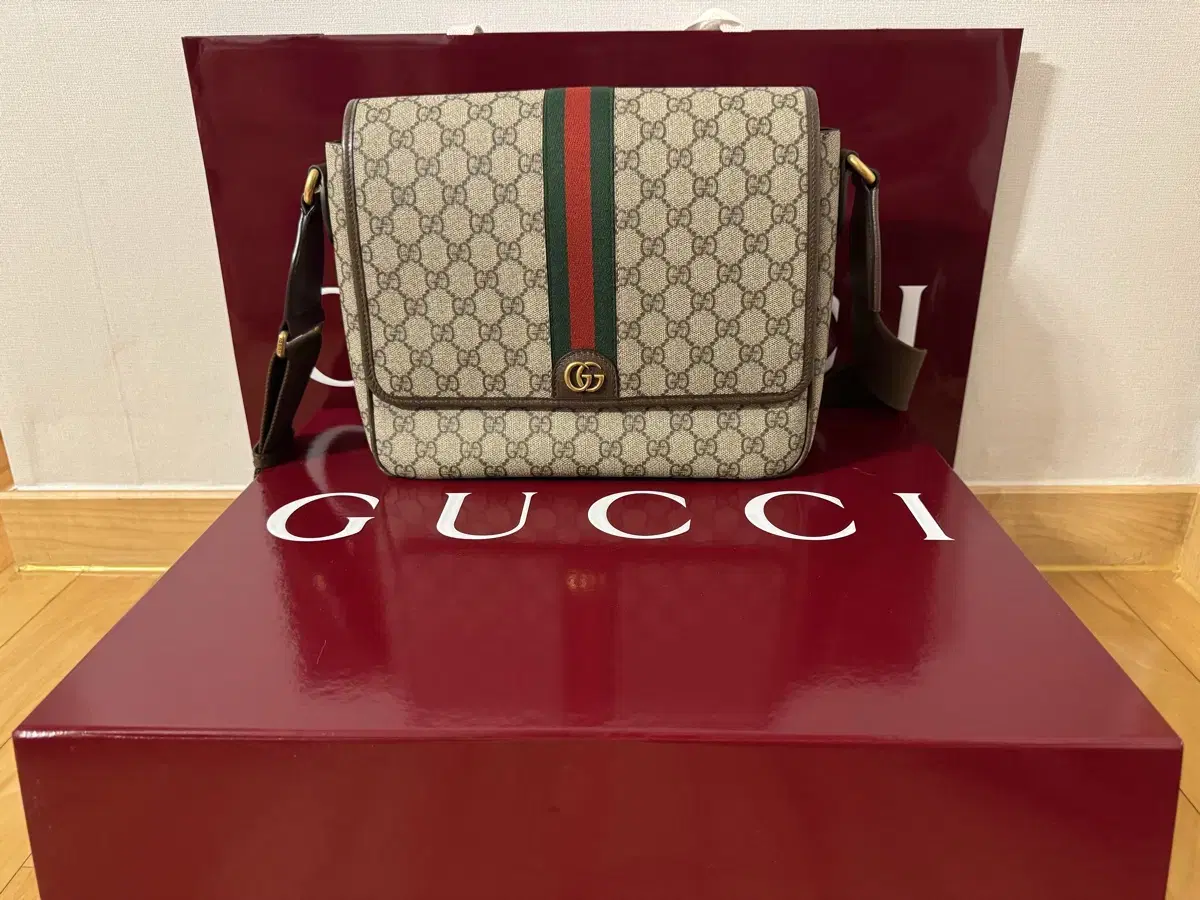 Selling Gucci Ophidia GG Messenger Bag at a low price