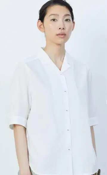 LOISIR 오픈 카라 셔츠 아두이트리스테 슬로우즈