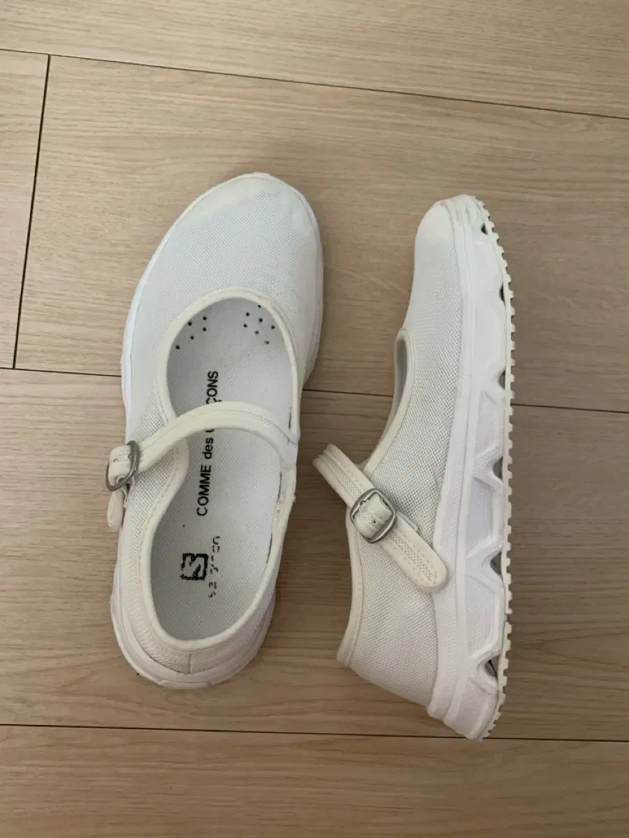 꼼데가르송 살로몬