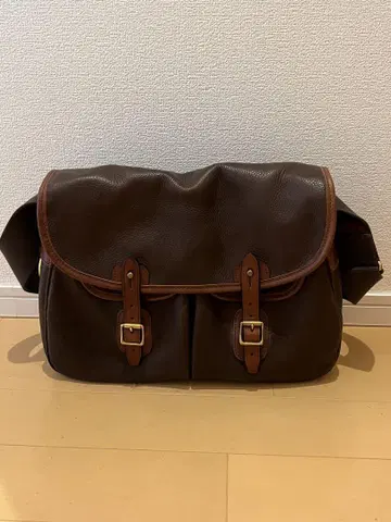 Brady(브래디) ARIEL TROUT 가죽 사양