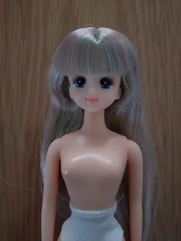 제니 인형. 실버 그레이. 가격 인하.