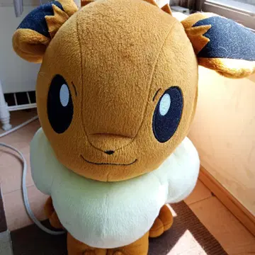 이브이 봉제 인형 약 35cm 귀까지 약 40cm