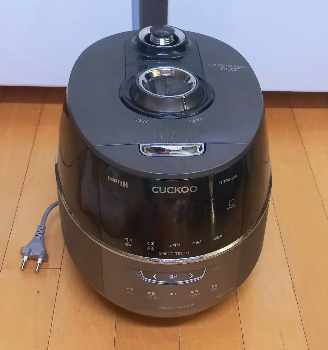 Cuckoo Electric Rice Cooker (6-Person) CRP-FHTS0610FD