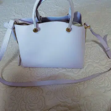 연보라색 숄더백