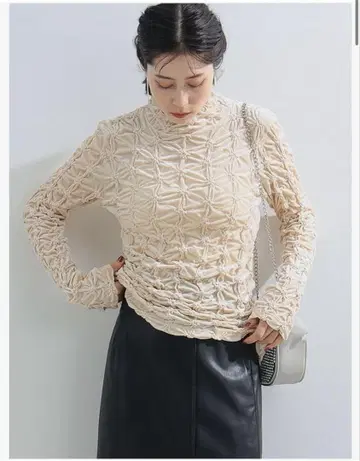 Ray BEAMS 벨로아 셔링 하이넥 풀오버