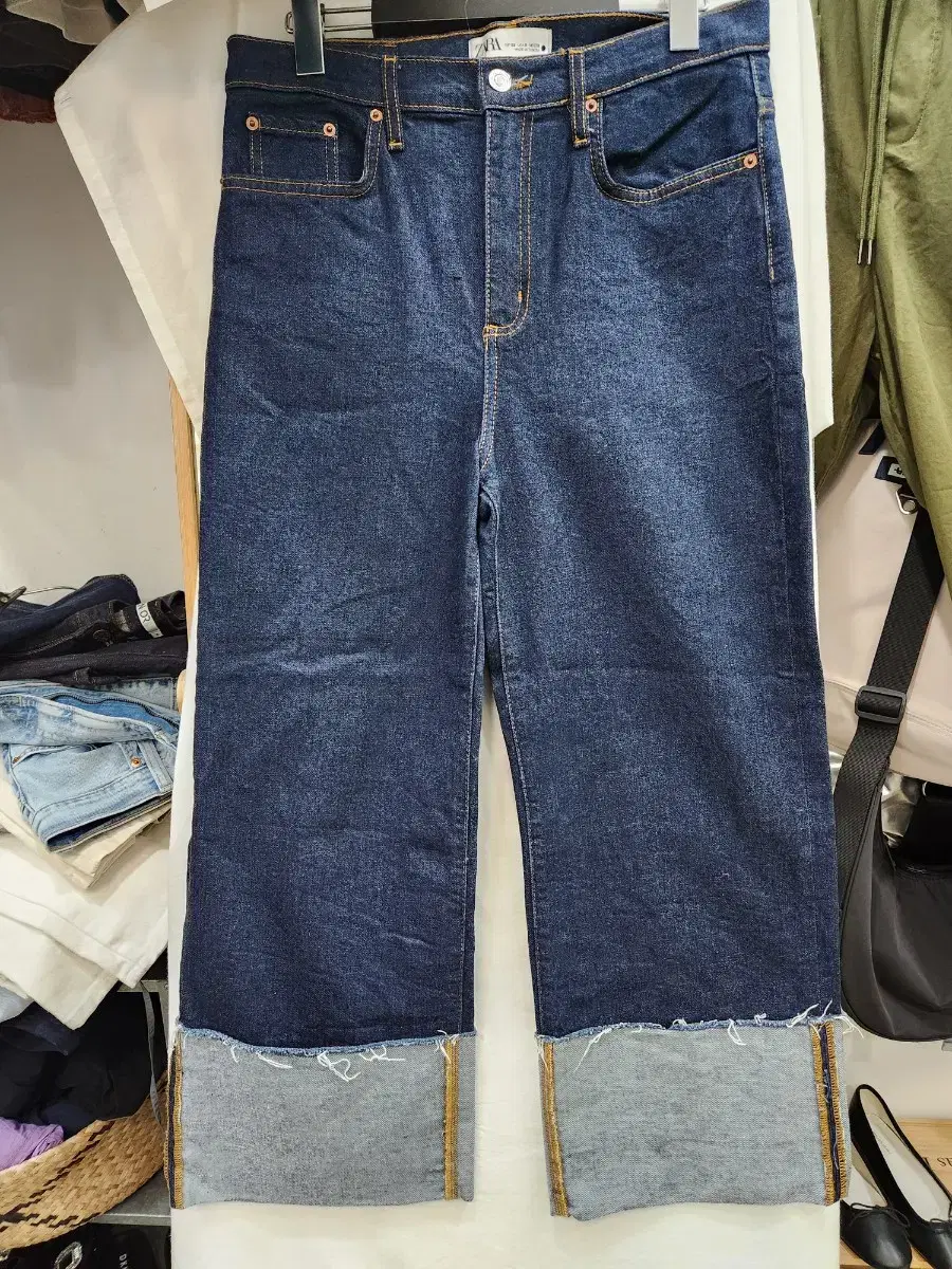 자라와이드롤업청바지