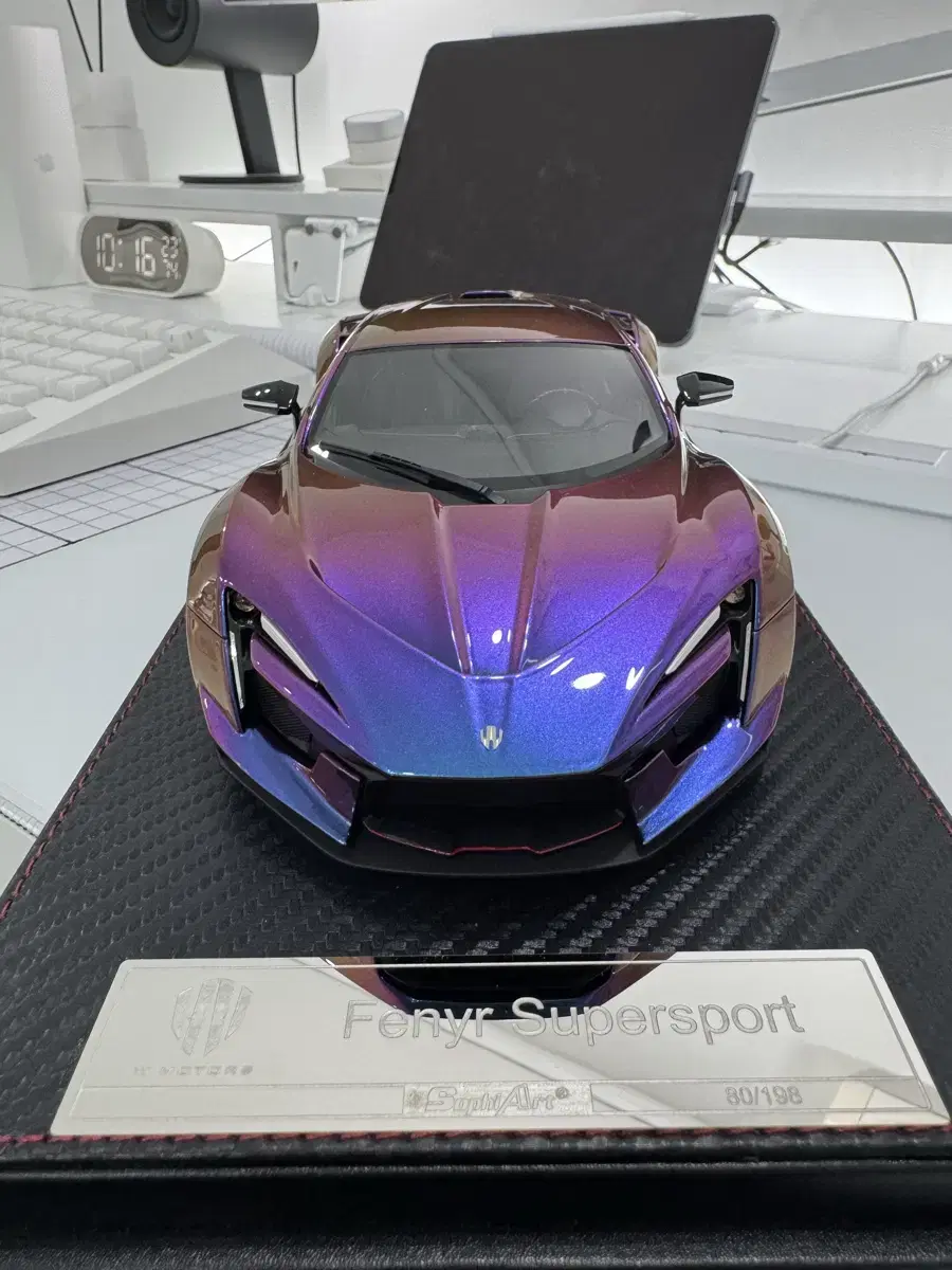 1:18 Sophiart Fenyr Supersport Diecast