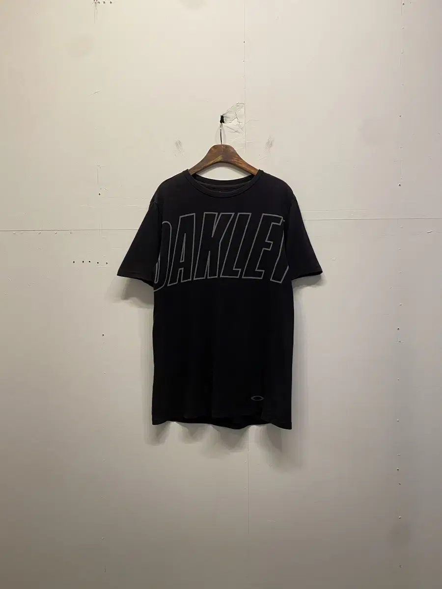 Oakley Short Sleeve T-Shirt